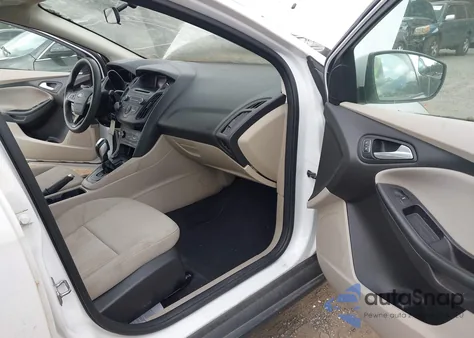 2015 Ford Focus Se z USA, uszkodzony, nr VIN 1FADP3F24FL350543